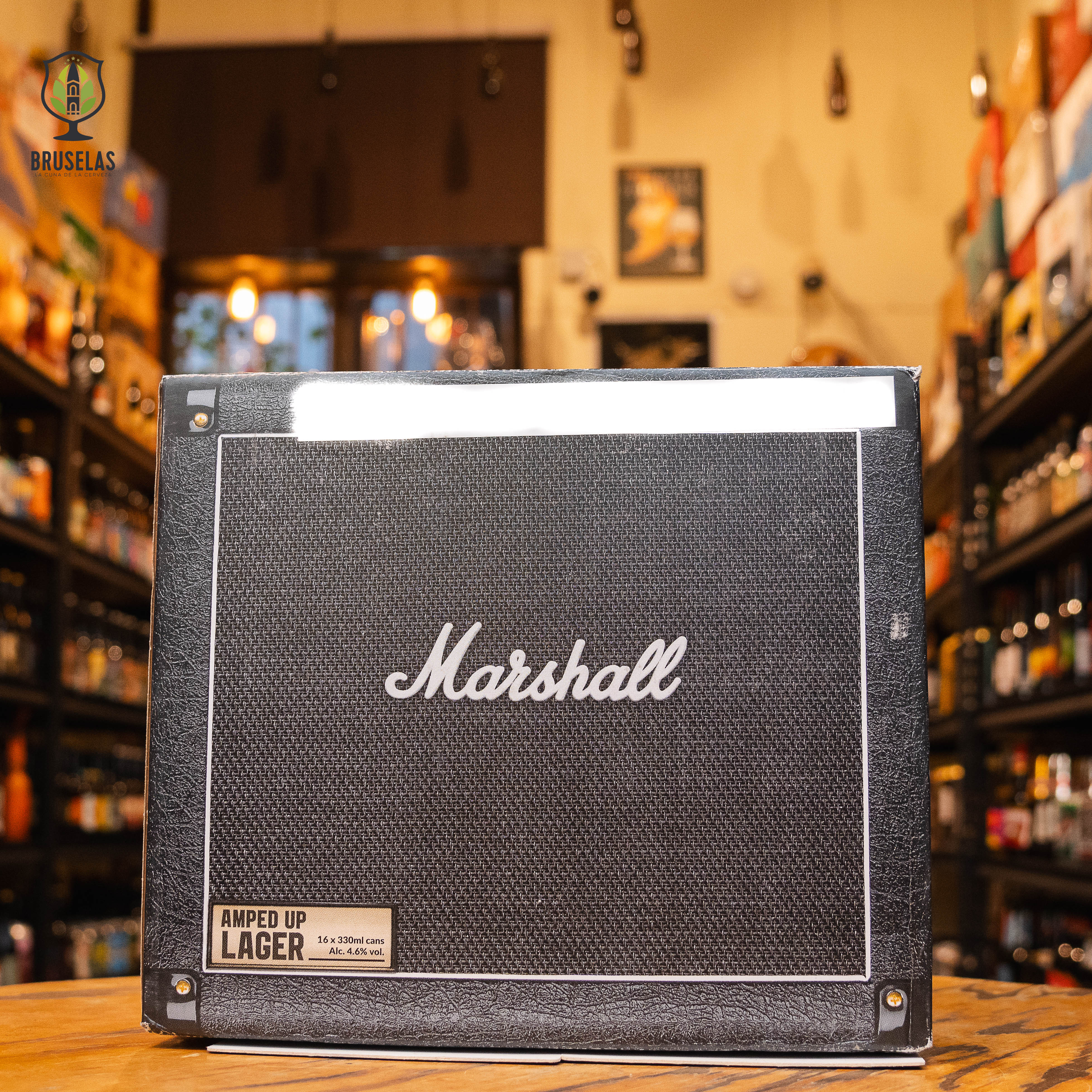 Caja de cerveza Marshall Amped Up Lager de 16 latas con diseño de amplificador de guitarra, ideal para fans del rock y coleccionistas