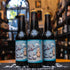 Monkey Waves Una de Maní, una Pastry Stout con 7.5% ABV. La etiqueta muestra un tierno elefante sosteniendo un cacahuate caricaturesco sobre fondo celeste. Cerveza ideal para fans del postre en versión líquida.