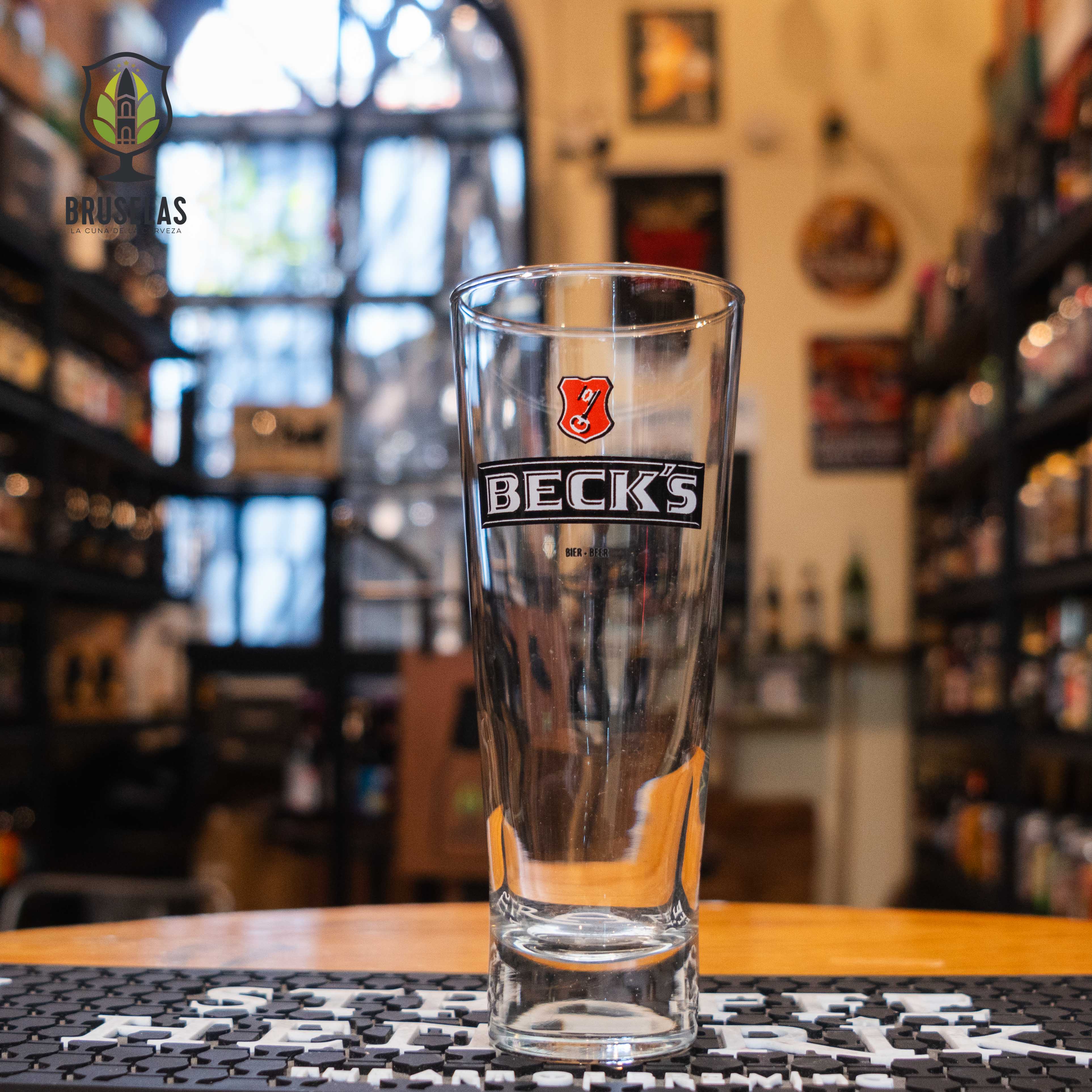 Vaso para cerveza oficial de la marca alemana Beck's, Cerveza de estilo Pilsner
