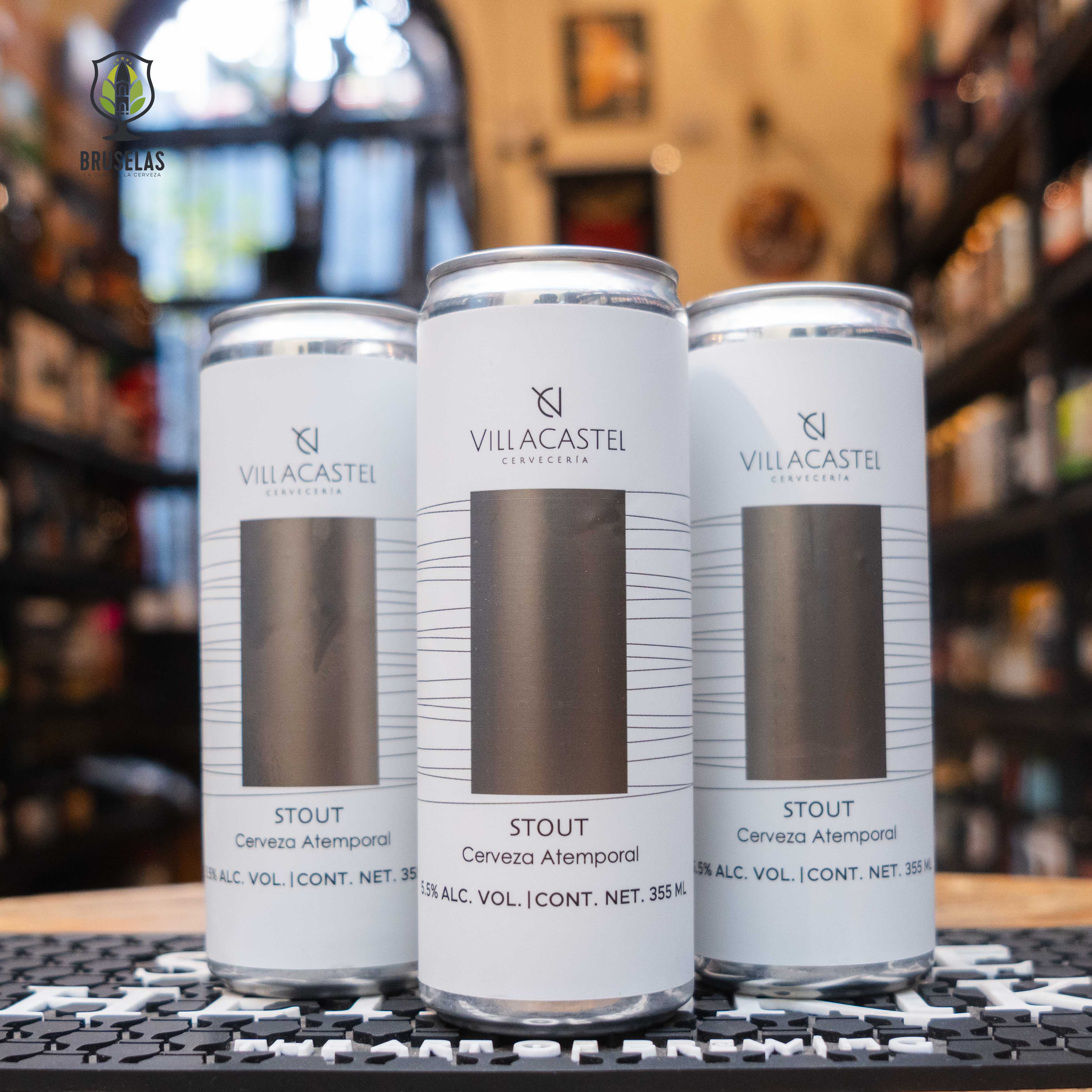 Latas de cerveza villa castel estilo stout