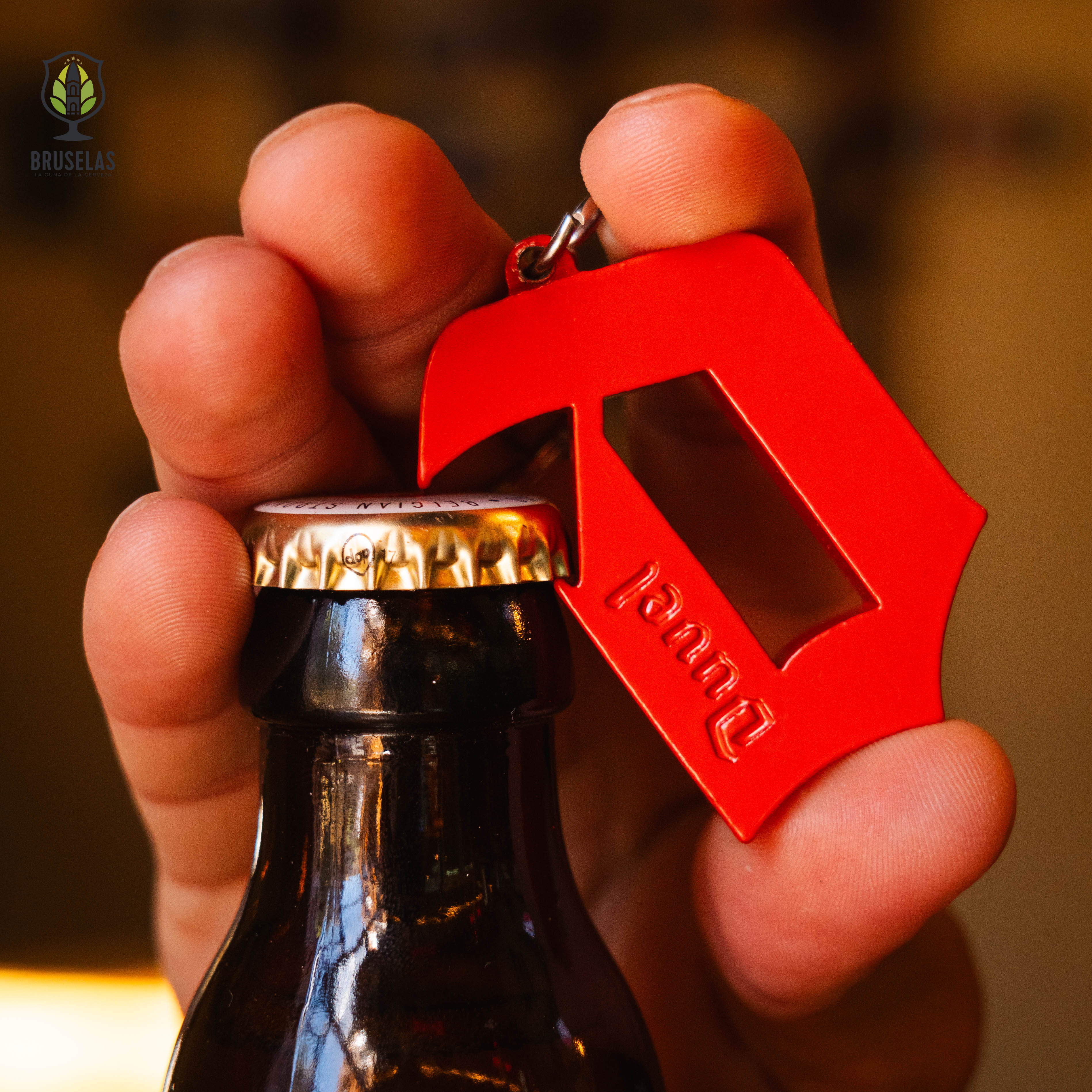 Destapador de cerveza llavero - Duvel rojo metálico con logo belga original
